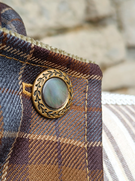 Tour de cou tartan pure laine velours côtelé kaki et bouton vintage métal et nacre