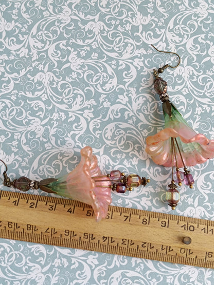 Boucles d'Oreilles Fleur Trompette mélancolique printanière